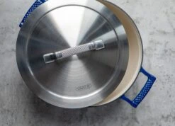 Saveur Selects Hapjespan Voyage - Classic Blue - ø 25 Cm / 3.3 Liter - Geëmailleerde Anti-aanbaklaag -Keukengerei Verkoop 1 3 11 scaled 1