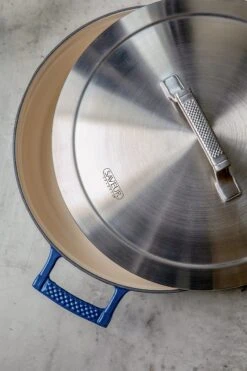 Saveur Selects Hapjespan Voyage - Classic Blue - ø 30 Cm / 4.2 Liter - Geëmailleerde Anti-aanbaklaag -Keukengerei Verkoop 1 3 13 scaled 1