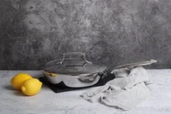 Saveur Selects Pannenset Voyage Series (Koekenpan ø 25 Cm + Steelpan ø 20 Cm) - TriPly RVS - Inductie En Alle Andere Warmtebronnen 15 Saveur Selects Pannenset Voyage Series (Koekenpan ø 25 Cm + Steelpan ø 20 Cm) - TriPly RVS - Inductie En Alle Andere Warmtebronnen -Keukengerei Verkoop 1200x800 2