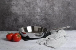 Saveur Selects Koekenpan Voyage - Tri-Ply RVS - ø 25 Cm - Zonder Anti-aanbaklaag -Keukengerei Verkoop 1200x800 3