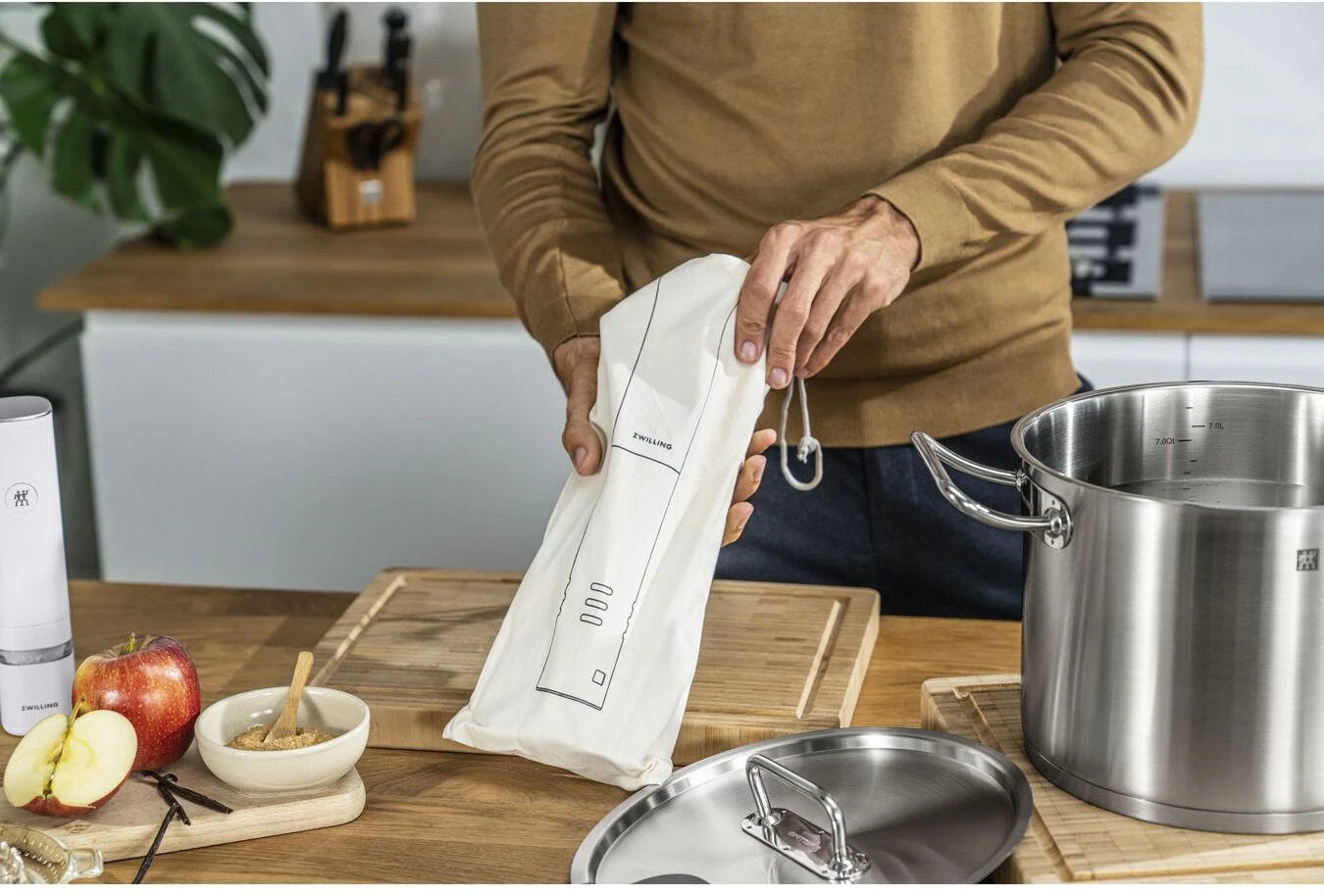 Zwilling Sous Vide Stick Enfinigy - Nauwkeurige Temperatuurinstelling - IPX7 Waterproof - Zwart 7 Zwilling Sous Vide Stick Enfinigy - Nauwkeurige Temperatuurinstelling - IPX7 Waterproof - Zwart - Afbeelding 7
