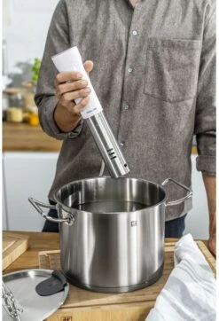 Zwilling Sous Vide Stick Enfinigy - Nauwkeurige Temperatuurinstelling - IPX7 Waterproof - Zwart 21 Zwilling Sous Vide Stick Enfinigy - Nauwkeurige Temperatuurinstelling - IPX7 Waterproof - Zwart -Keukengerei Verkoop 4009839546716 8
