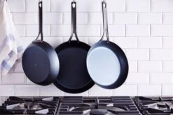 BK Koekenpan Black Steel - ø 28 Cm - Zonder Anti-aanbaklaag -Keukengerei Verkoop 6d3e0c782099da9be5bd2c072fccc05e516f1b0d BK BlackSteel Frypans Lifestyle 1