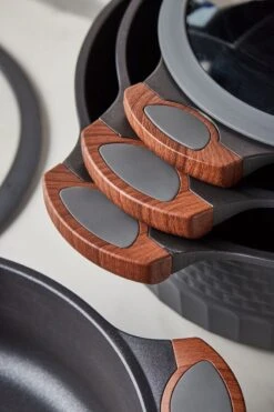 Resto Kitchenware Pannenset - 13 Delige Set - Inductie En Alle Andere Warmtebronnen -Keukengerei Verkoop 799x1200 2