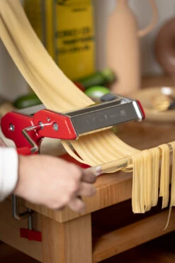 Blackwell Pastamachine Rood -Keukengerei Verkoop 8720364453718 01