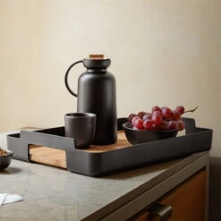 Eva Solo Thermoskan Silhouette Zwart 1 Liter -Keukengerei Verkoop Eva Solo Nordic Kitchen Serviertablett rechteckig Eiche schwarz Situation
