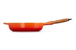 Le Creuset Hapjespan Signature - Oranjerood - ø 28 Cm / 3.6 Liter- Geëmailleerde Anti-aanbaklaag 7 Le Creuset Hapjespan Signature - Oranjerood - ø 28 Cm / 3.6 Liter- Geëmailleerde Anti-aanbaklaag -Keukengerei Verkoop LC 20210721 HL PS FS 20259280900422 003
