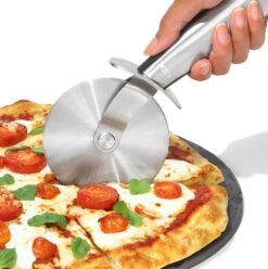 OXO Good Grips Pizzasnijder Steel -Keukengerei Verkoop Oxo Pizzasnijdder Steel 2