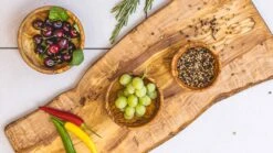 Jay Hill Serveerplank Tunea - Olijfhout - Schors XL 64 - 72 Cm -Keukengerei Verkoop Tunea 1