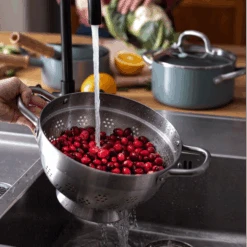 Greenpan Pannenset Met Keukenhulpjes Mayflower - 5 Delige Set -Keukengerei Verkoop e4acf5a940b08fc05f042070eb3d29c51ef477de GP MAY SkyBlA BrBD Christmas Prep Lifestyle13 2018 a