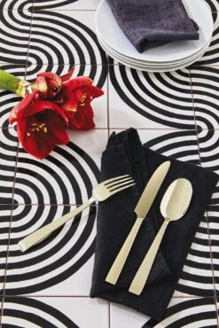 Sambonet Bestekset Flat - Champagne - 24 Delig / 6 Personen -Keukengerei Verkoop sambonet bestekset flat champagne sfeer3