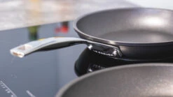 Le Creuset Koekenpannenset Les Forgées TNS - ø 24 En 28 Cm - Standaard Anti-aanbaklaag -Keukengerei Verkoop sfeer 2 7